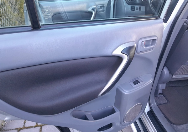 Toyota RAV4 cena 19999 przebieg: 224000, rok produkcji 2003 z Żukowo małe 277